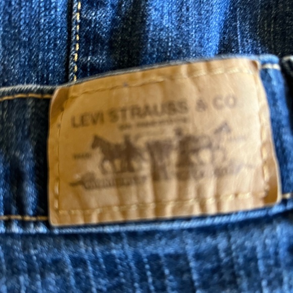 Women’s Levi Strauss Relaxed Boot Cut Blue Jeans Size 10 Excellent Condition - Picture 4 of 6